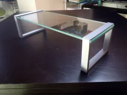 Minimalistic monitor stand