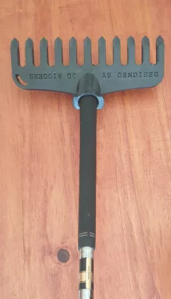 Rake Golf Club Attachment