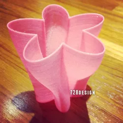 FLOWER TWIST VASE
