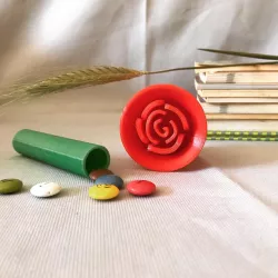 Rattle rose
