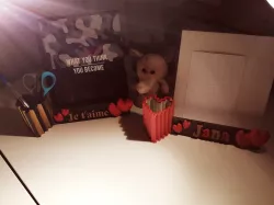 Heart book holder & pen holder