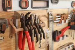 Wall-mounted tool holder