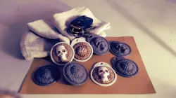 Memento Mori, Memento Vivere. Coin and Keychain
