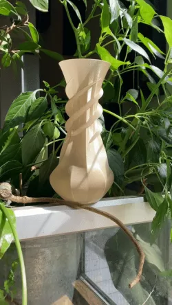 Modern twisted flower vase - Twisted wierd design vase