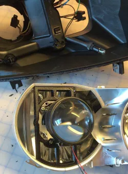 Pre-LCI (06-08) Xenon Projector Bracket for Halogen Headlights for BMW vehicles