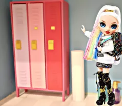 RAINBOW HIGH LOCKERS DOLL CLOSET