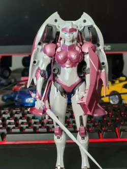 Arcee style head for Nicee