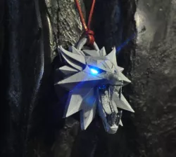 Bad Wolf - Glowing Eyes Pendant / Medalion from Witcher series
