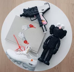 Kaws BFF x Uzi BFF x Bloody Hands Companion