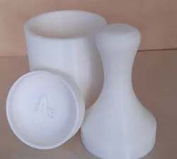 Solid shampoo press