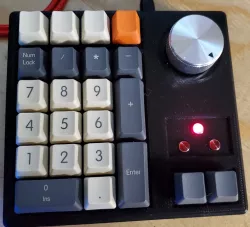 TheUltiPad - a 23 Key Number Pad/Macropad with Rotary Encoder