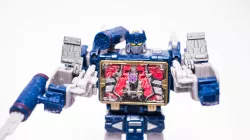 Transformers Siege / Netflix Soundwave filler and altmode upgrade kit