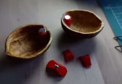 Walnut box - magnetic hinge