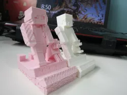 CELL PHONE STAND MINECRAFT GIRL