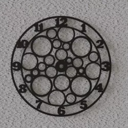 circle shape wall clock