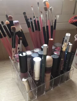 Makeup organizer
