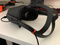 Oculus quest cable holder
