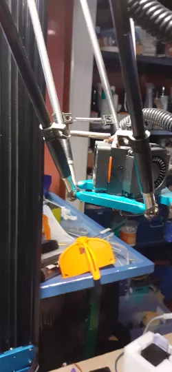 Pre-tensioning of arms on delta printer