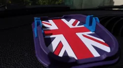 Renforcement bridges for gum car phone holder.