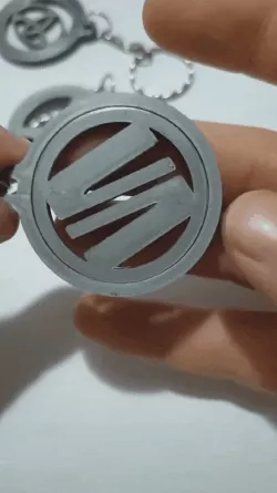 Seat spinning keychain