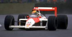 f1 model kit Mclaren MP4/4
