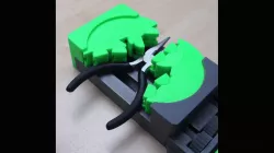 Fully 3D Printed Fractal Vise (Small)