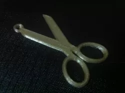 Scissors pendant