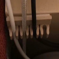 small and sturdy cable clip