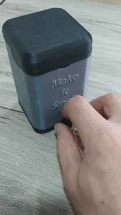 SMALL TRASH CAN