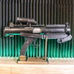 Stormtrooper E-11 Blasttech Stand (stable one finally)