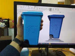 TRASH CAN
