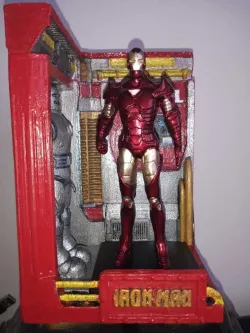 BOX DIORAMA MARVEL IRONMAN