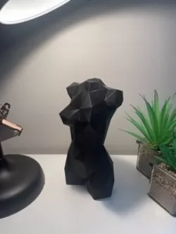 Low Poly Woman Bust
