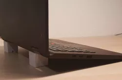Simple laptop stand
