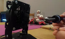 Solder fume extractor