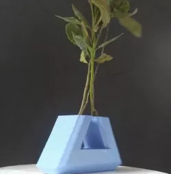 Triangle flower pot