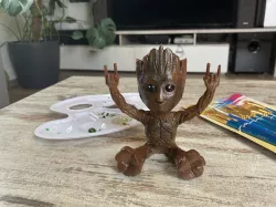 Two Handed Heavy metal Groot