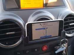 Universal/iPhone 5/5c/5s holder for Opel Antara