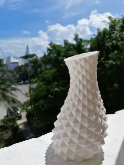 Flower Vase twisted Pineapple