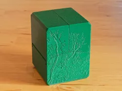 Green 100 card (Commander) geared deck box with magnetic latch