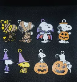 Halloween themed snoopy keychain set