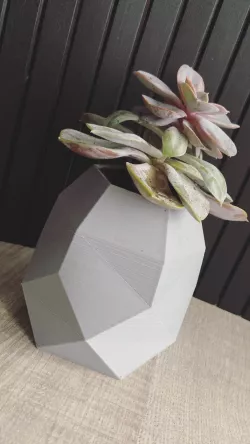 lowpoly flower pot