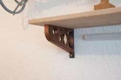 Shelf bracket