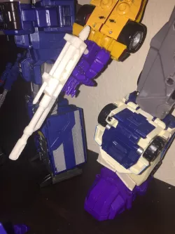 TF Combiner Wars King of the Road's Blaster