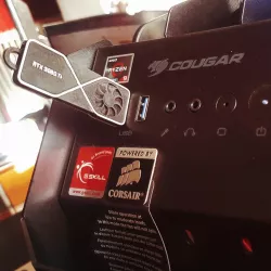 USB case GPU & keychain
