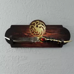 House of the Dragon dagger Valyrian catspaw Viserys I Targaryen and Arya Stark