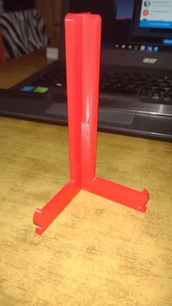 Portrait Holder