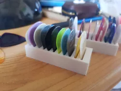 Simple storage for picks