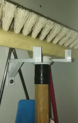 Storage bracket