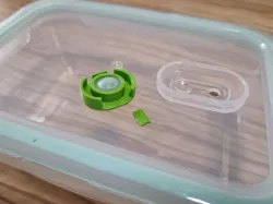 Air vent slider - KitchenCraft Seal food storage container